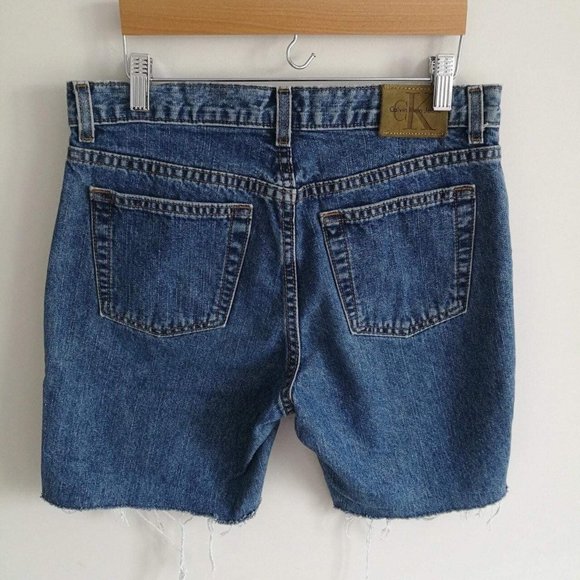 CALVIN KLEIN LOW-RISE DARK WASH DENIM SHORTS - Picture 1 of 3